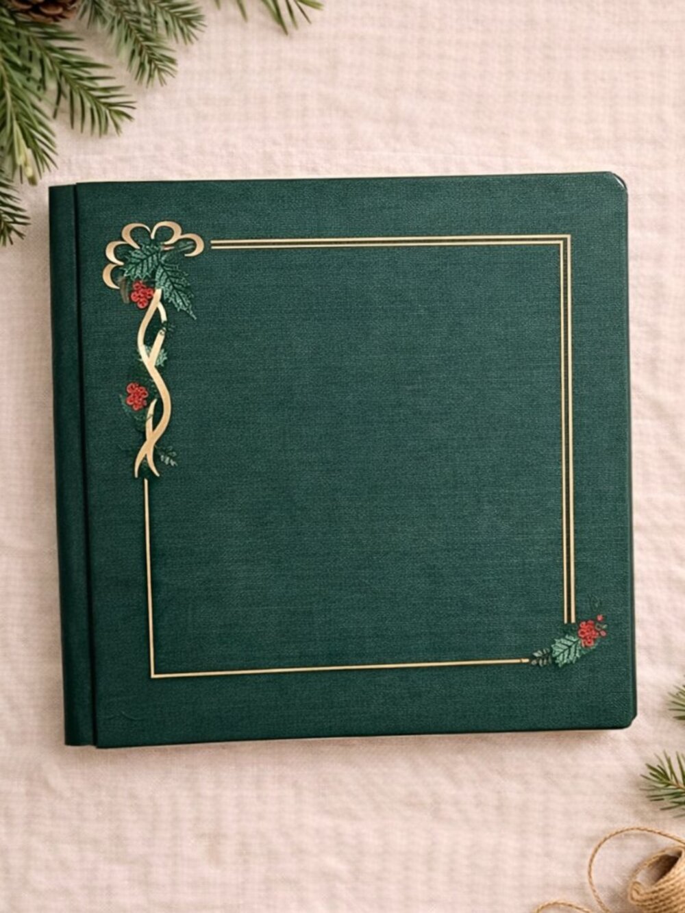 Creative Memories 12x12 Christmas Scrapbook Album Green Pre-Decorated Retired
